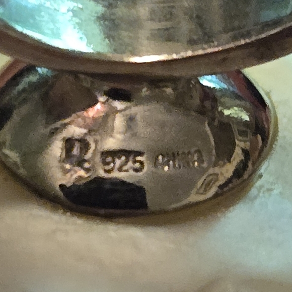 Sterling Silver And Mother Of Pearl Flower Ring - Picture 3 of 4